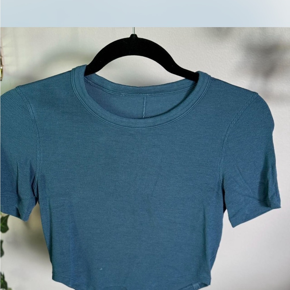 lululemon athletica Teal Crop Top